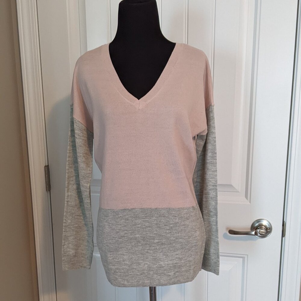 NWOT Venus Pink and Grey Sweater